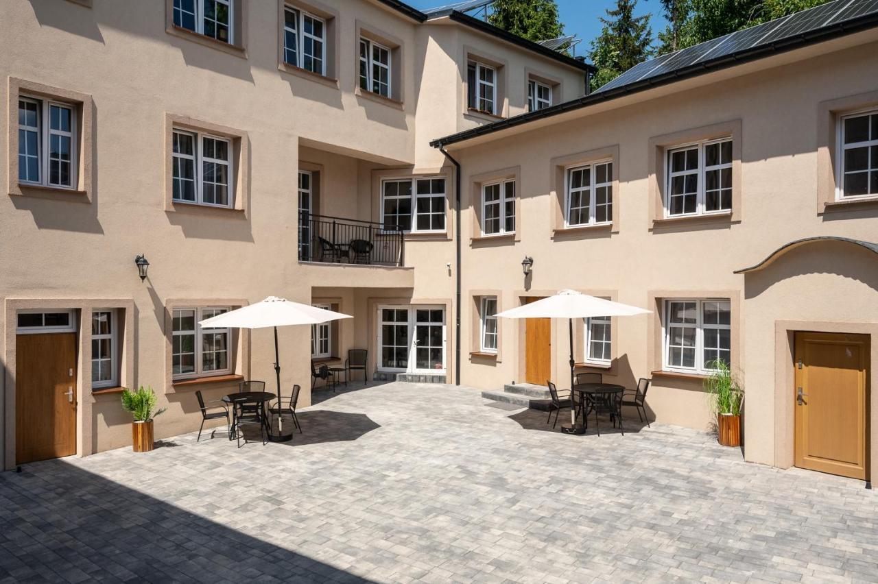 Central Platinum Apartments 7 雷布尼克 外观 照片