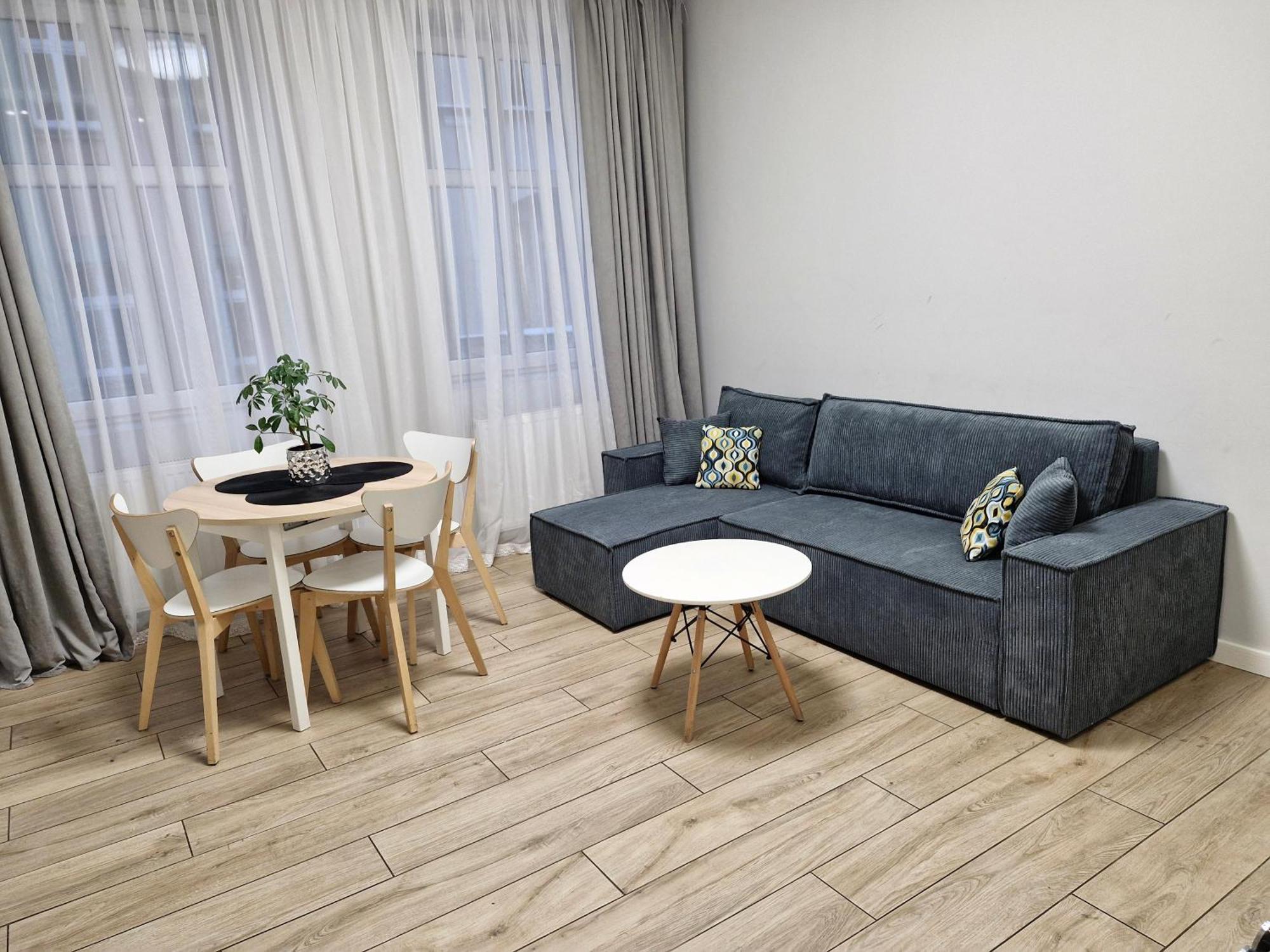 Central Platinum Apartments 7 雷布尼克 外观 照片